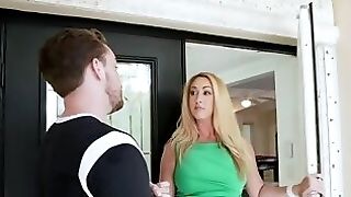Manager Bitch Janna Hicks Spread Her Vag Broad Open And Eaten By Kyle Mason