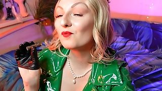 Food Kink - Eating Gargling Candy - Asmr Flick Of Chewing Gal In Braces With All Sounds Close Up